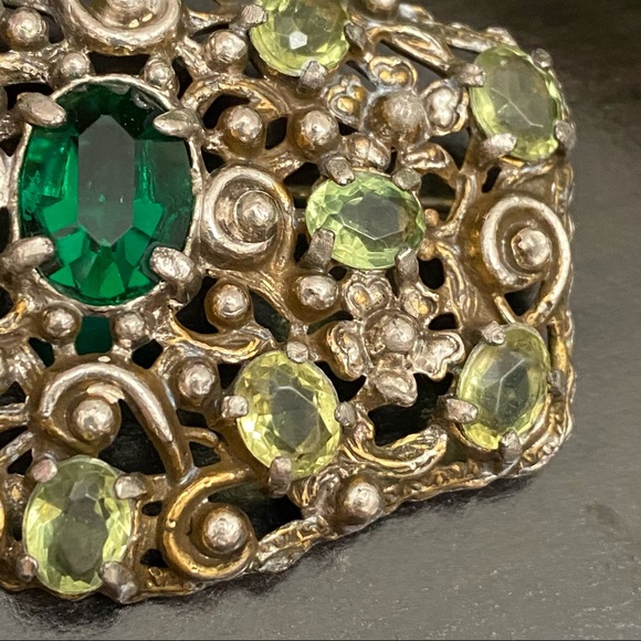 Unique Vintage Austro-Hungarian? Peridot Emerald Green Ornate Flower Brooch - Picture 10 of 12